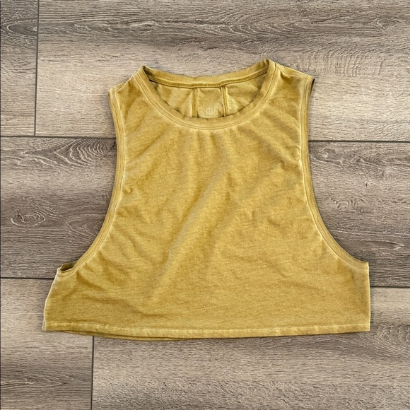 Lululemon muscle love crop tank - Picture 2 of 5